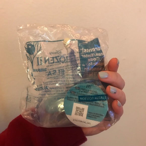 Never Opened Frozen 2 McDonald’s Toy - Picture 2 of 3